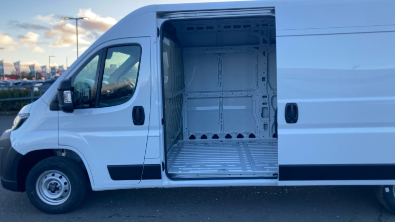 Vauxhall Movano 3500 L3 Diesel Fwd 2.2 Turbo D 140 H2 Van Prime